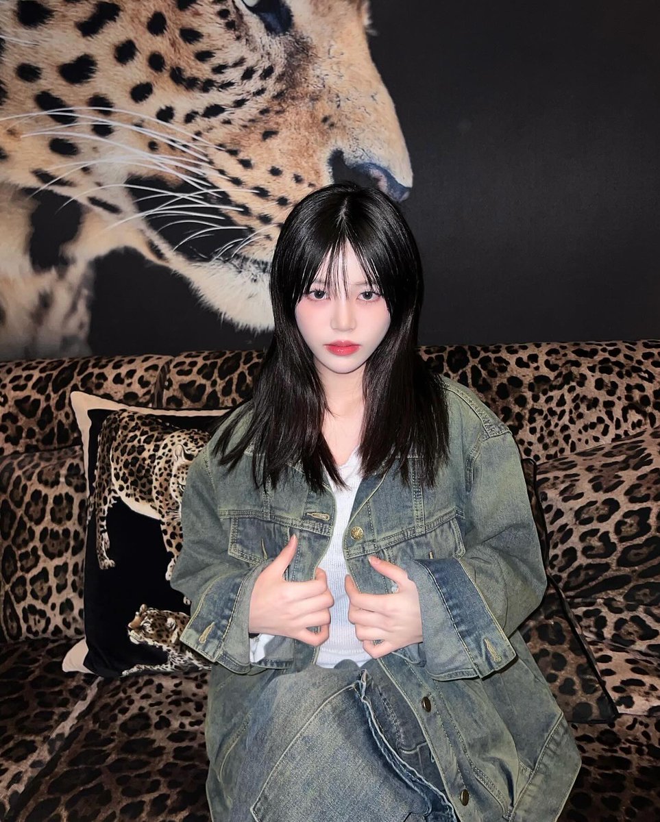 _senapics's tweet photo. green looks so good on her💚 https://t.co/fzrHLF9lmB