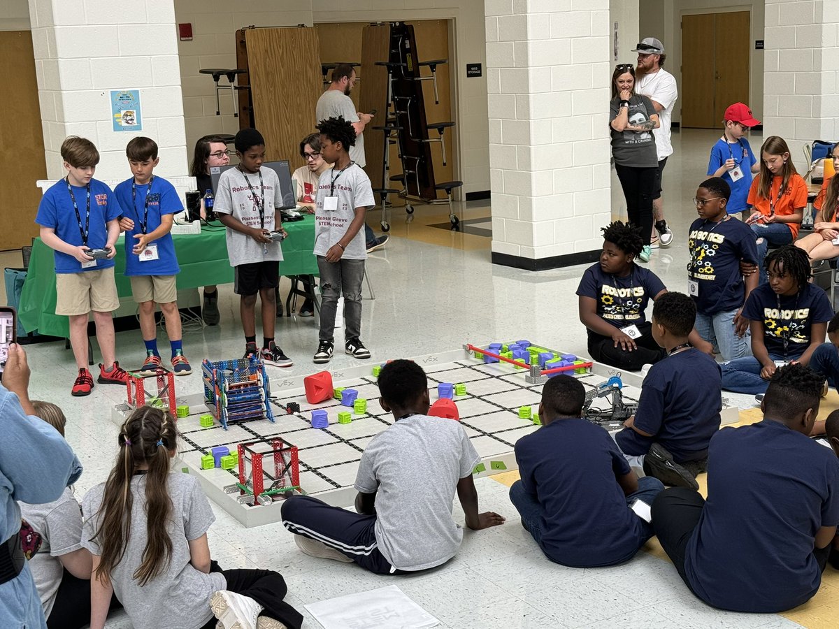 Diane Robinson tweet media