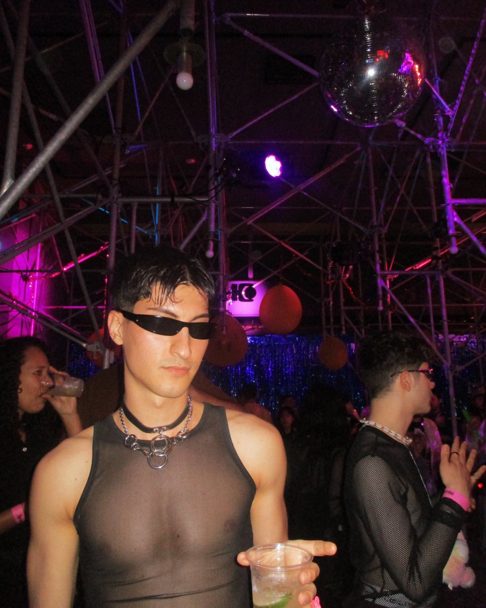 bl00dwave's tweet image. wtf is vaporwave…i am in my slutwave era