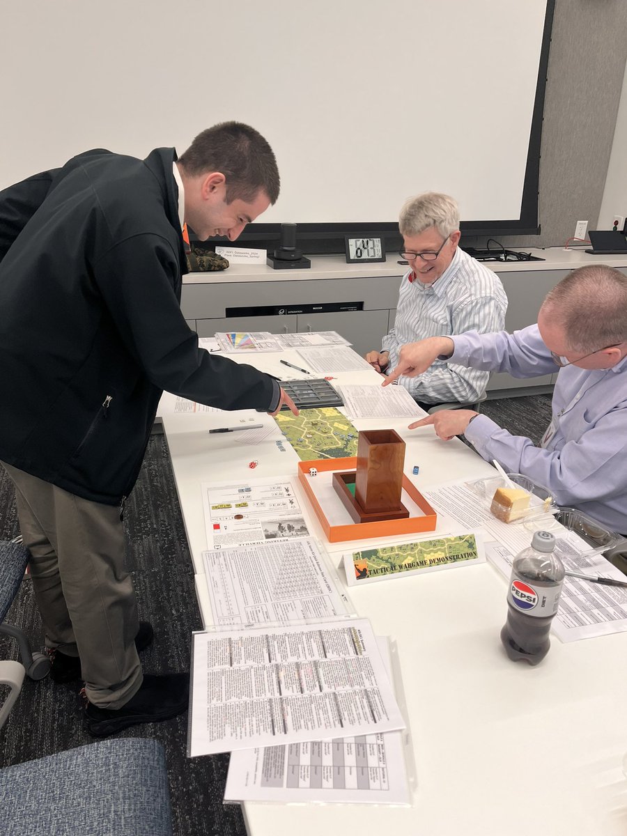 Betsy Joslyn tweet media