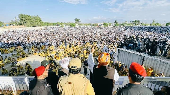 JUIAnswersBack's tweet photo. میرے پاس امریکا اور برطانیہ والے آئے اور کہا کہ افغانستان میں انسانی حقوق کی خلاف ورزیاں ہورہی ہیں، ہم نے کہا کہ غزہ میں کیا کر رہے ہو؟

مولانا فضل الرحمن 
#عوامی_اسمبلی_پشین https://t.co/QpGvEcLXP6