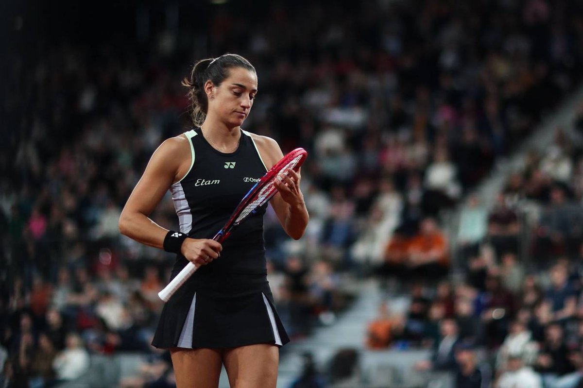 lequipe's tweet photo. Dominée nettement par Sloane Stephens (6-3, 6-2), plus juste dans le jeu tout au long du match, Caroline Garcia ne disputera pas la finale du tournoi de Rouen. https://t.co/ErFXQt6Zq4 https://t.co/AH2nfSjLsx