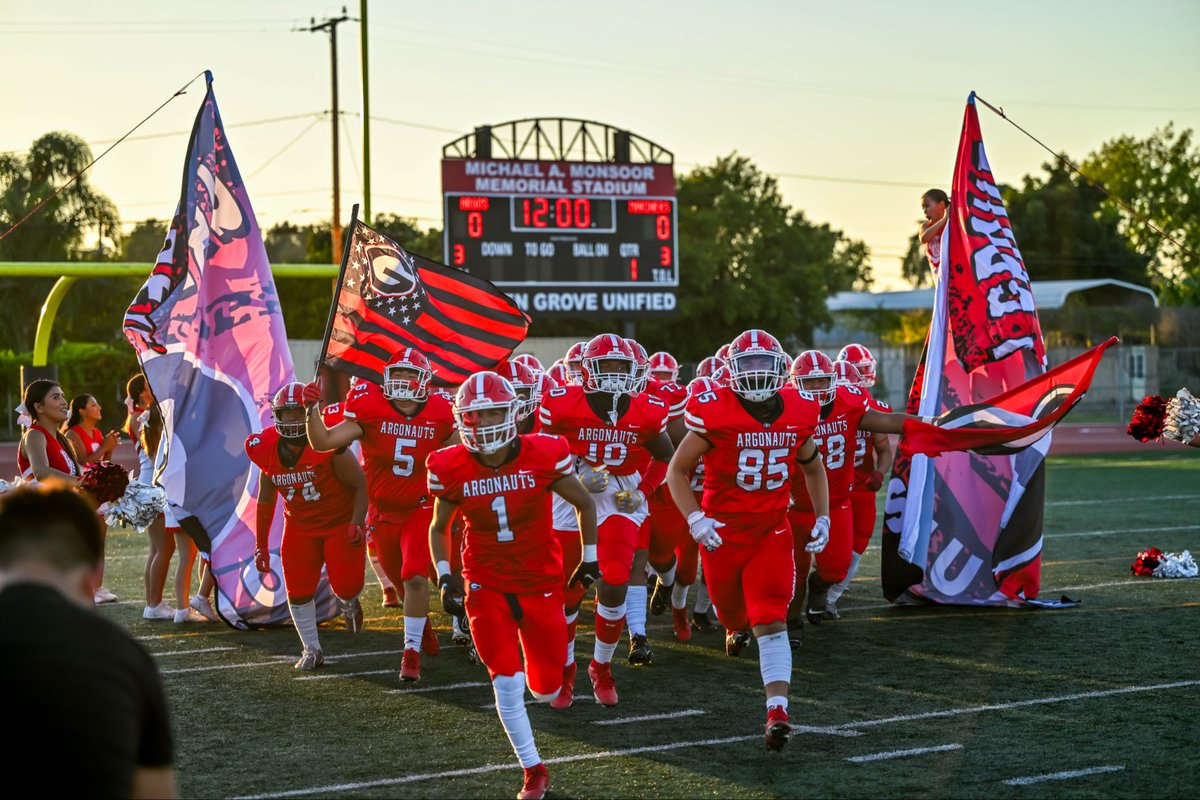 Garden Grove HS is looking to hire a head football coach. A teaching position is available. All years of previous teaching experience are considered for salary schedule placement. Please apply through Edjoin. edjoin.org/Home/JobPostin…