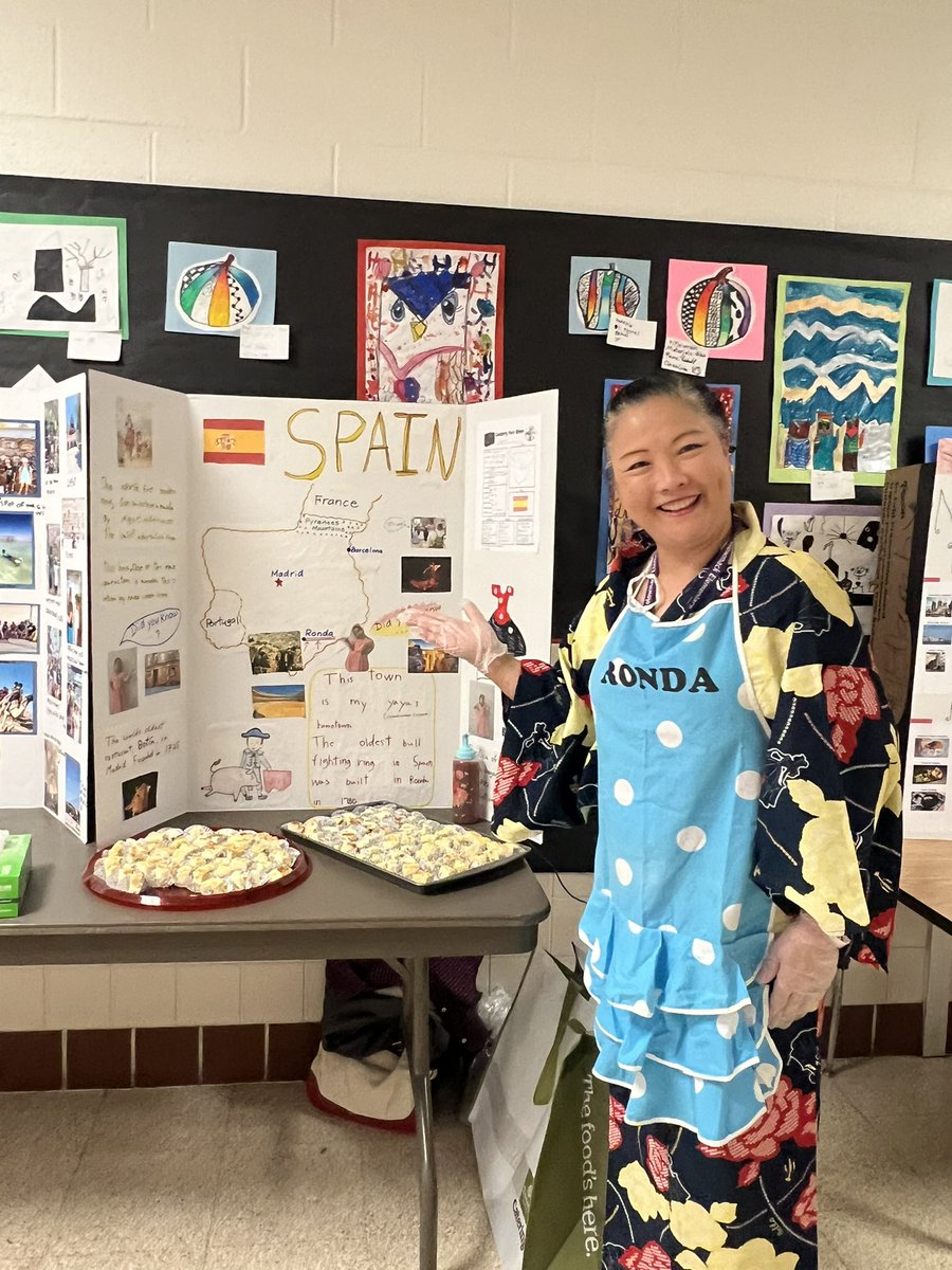 ChrismansClass's tweet photo. Multicultural Night @PotowmackES https://t.co/56pUHKIfED