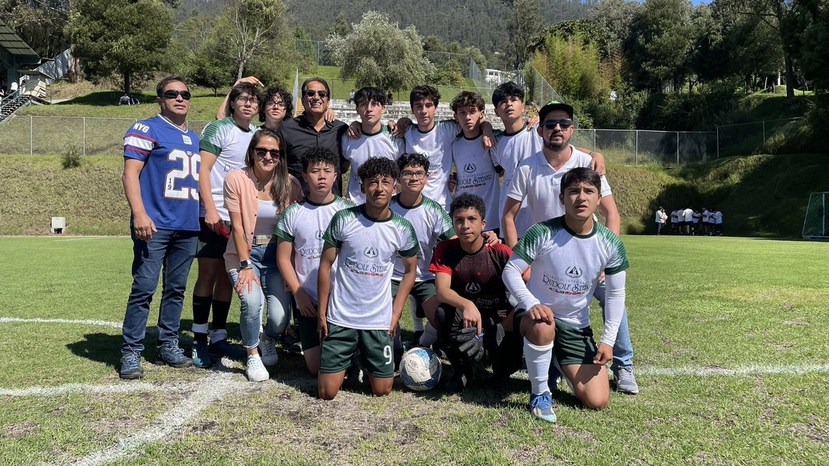 UIDE's tweet photo. AHORA | En nuestro campus Quito se realiza la final del campeonato de fútbol masculino y femenino #UIDEchampions, con los colegios #Rudolf, #Andrew y #APCH. El evento cuenta con la presencia de Melanie Gutiérrez, @panchocevallosv, @martinavilaesc, docentes y padres de familia. https://t.co/kI6EQ4JGYn