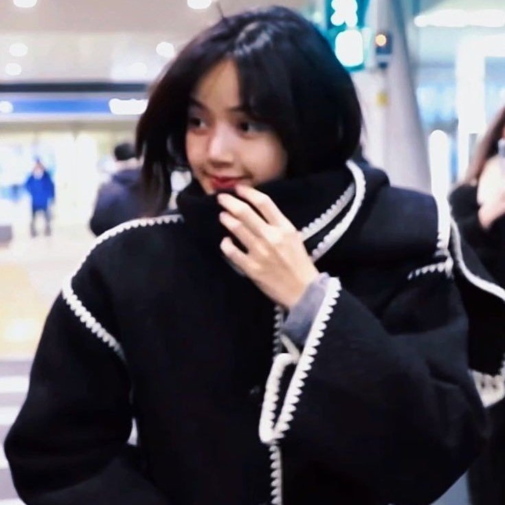 random lisa pics tweet media