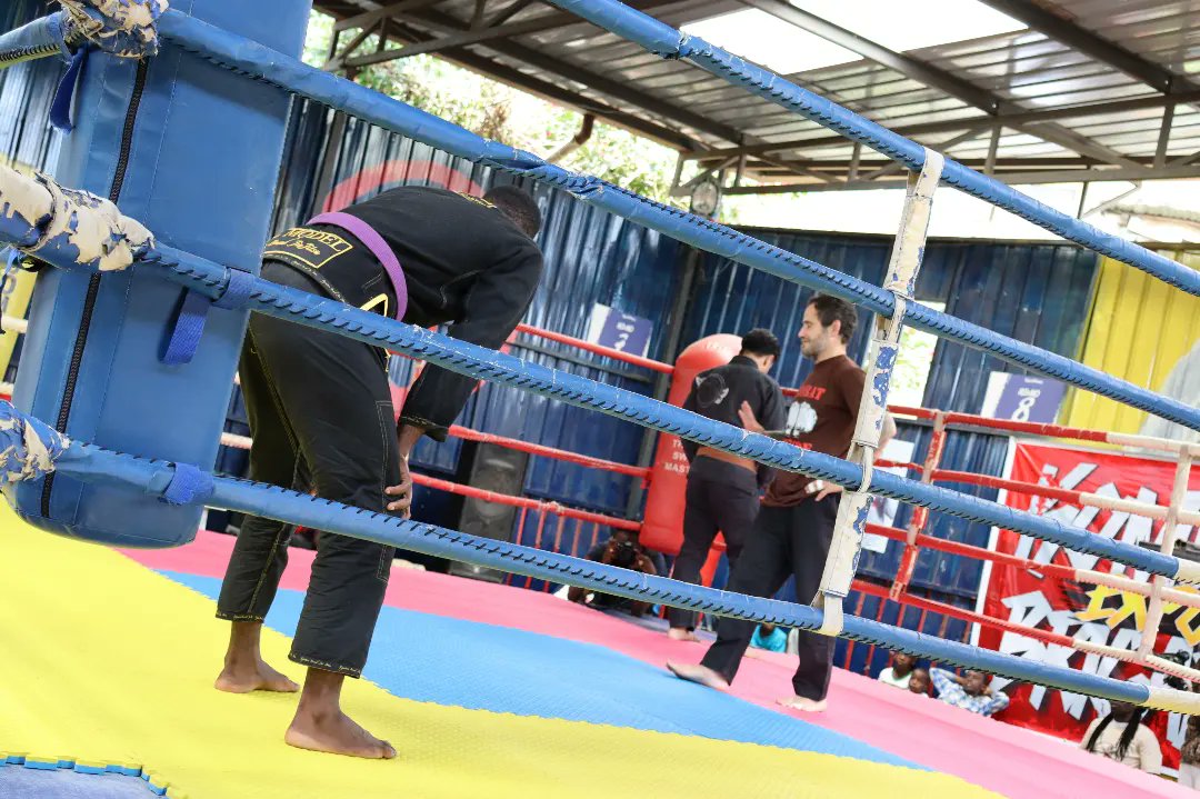 Caption this...🥋🥊
#KombatBrigadeExpo 
#SautiyaPawa