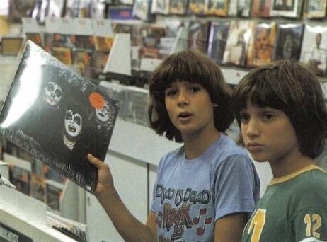 Ah, the joy of vinyl
#RecordStoreDay2024 
#70sKISS