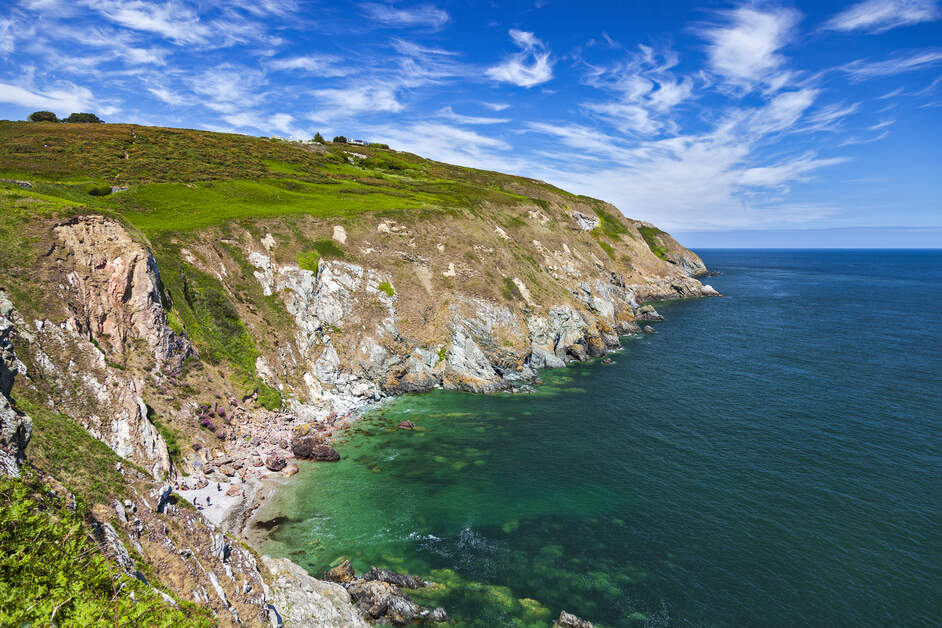 Have you ever taken a stroll along Howth Cliff Walk in County Dublin? It is a beautiful trail, with stunning sea views and a refreshing coastal breeze🌊💚 📍 Howth Cliff Walk, County Dublin 📸Cahir Davitt #FillYourHeartWithIreland