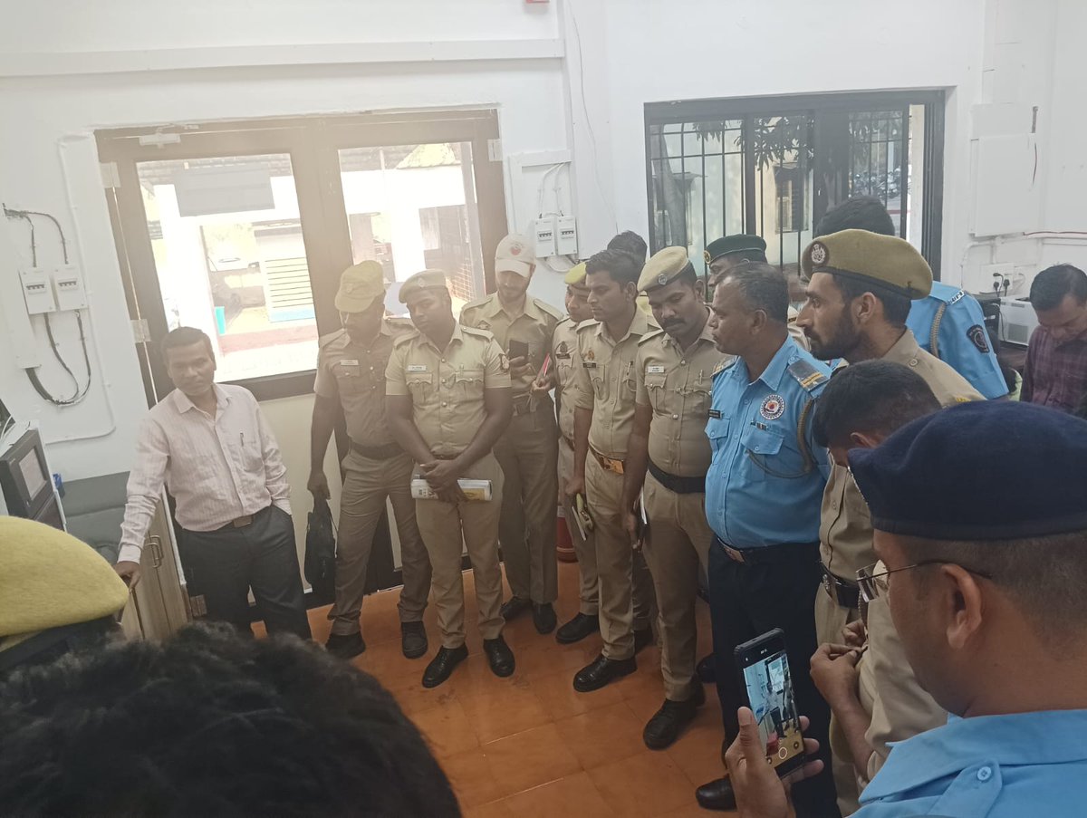 05NDRF's tweet photo. #trainingvisit
#5bnndrf conducted training visit for ongoing ToT CBRN course for various SDRF to NCL, Pune for enhancement of practical knowledge of CBRN emergencies. #NDRF #SDRF #CBRNpreparedness
@ndmaindia
@NDRFHQ
@SDMAMaharashtra
@ANI https://t.co/FkBs4Hwtob