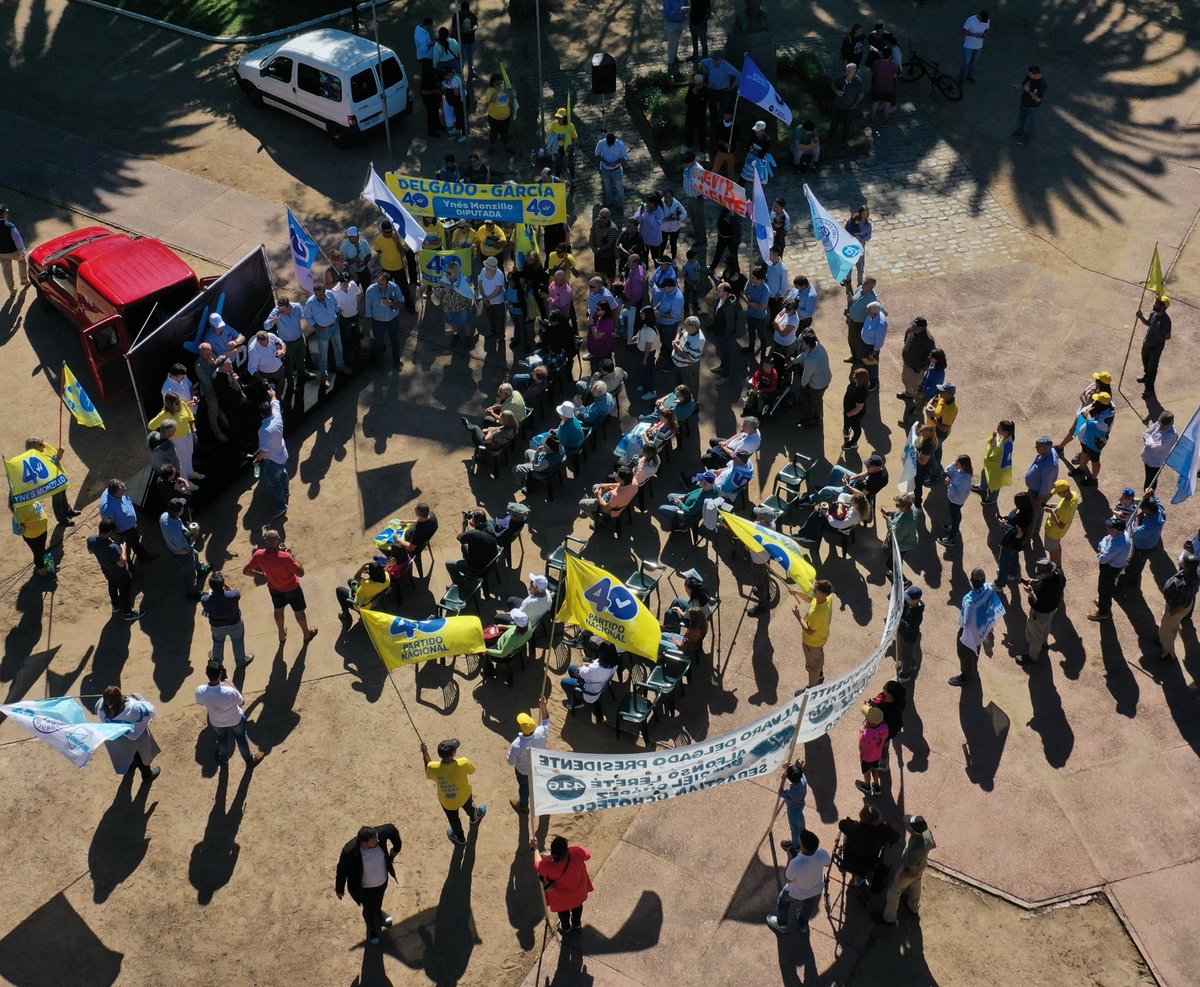 AlvaroDastugue's tweet photo. Estamos en 📍Soca, junto a @AlvaroDelgadoUy y @JavierGarcia_Uy 

Los canarios no debemos dar #NiUnPasoAtrás https://t.co/nVP82T8PMu