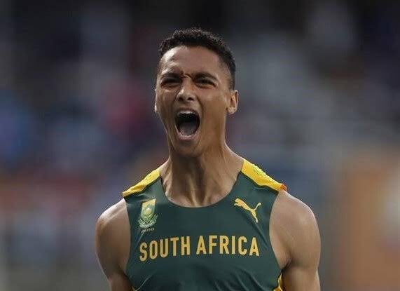 Lythe Pillay stuns the favorite, Zakithi Nene, in the 400m final with an impressive victory, crossing the line in 44.31 seconds🥇

✅ Personal Best
✅ 2nd Fastest All-Time 🇿🇦 
✅ Olympic Qualifying Standard 

44.80🥈 - Zak Nene (OQ)
45.33🥉 - Gardeo Isaacs

#ASASeniorChamps