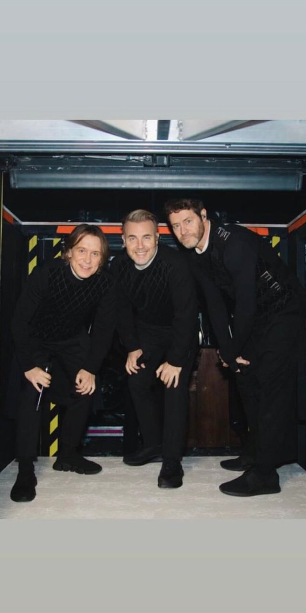 AlexandraSteue6's tweet image. Awwww 😍😍😍 Thank you for sharing this backstage photo @takethat @GaryBarlow @OfficialMarkO #HowardDonald in a lift Aufzug we say in German. Wishing you a lovely saturday and a wounderful time in Leeds again with #ThisLifeTour 💕🎶👑👑👑