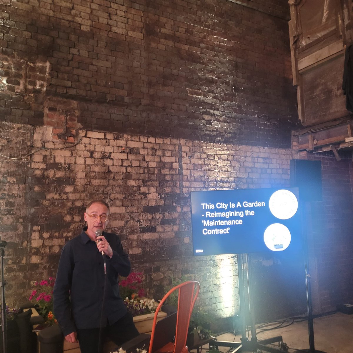 Thank you @The_RHS for inviting me to speak at the first #RhsUrbanShow @MayfieldMCR alongside my @PLANT_MCR colleagues. My quest for ‘A Head Gardener for the City’ and the growing of a community gardeners network gathers pace… there’s deffo a groundswell!!