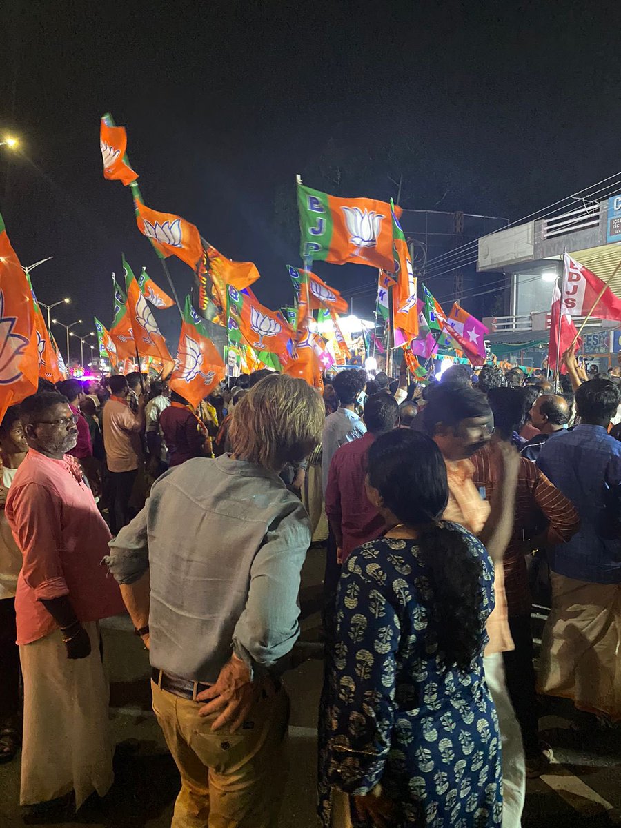 Enjoyed taking a look at campaigning in #Thiruvananthapuram - colourful, vibrant and loud! Also my chats with many Keralites, who are all so proud of India’s electoral system. @Rajeev_GoI @ShashiTharoor #Election2024 #IndianElections2024 #elections