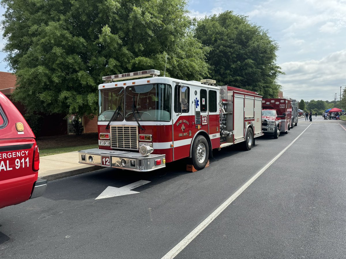 Have you ever thought about all of the science and technology applied to keep our community and responders safe? Come find out from @_HCFR_ and @GBI_GA bomb disposal unit! Academy for advanced studies today until 2pm. #STEMFest24 #STEMHenry #Winningforkids @RemakeDays @drhafza