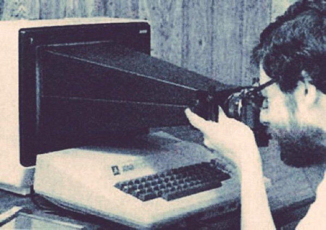 JonErlichman's tweet photo. How to take a screenshot in 1983. https://t.co/jXbrqDqtCD