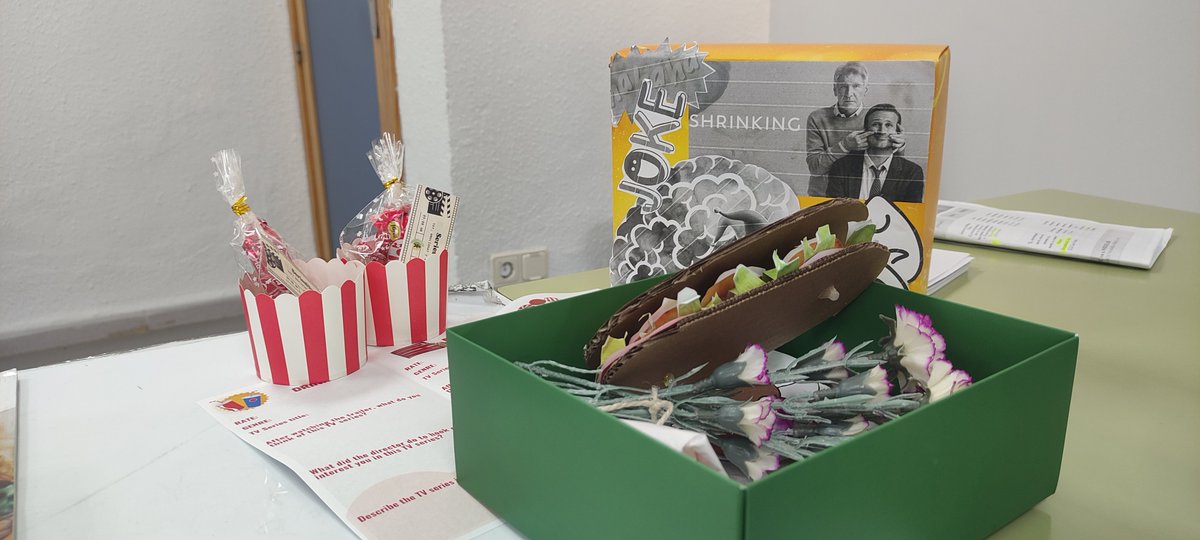 Miss_Jimenez_MF's tweet image. Primer taller del sábado con @Nurieta05 SeriesFlix. No sólo nos hemos despertado si no que nos hemos emocionado con lo que la creatividad y nuestra docencia pueden hacer juntas.
#juntasmejor #mejorjuntos @EOILaCarolina @eoicordoba 
#IIJornadasdeescuelasamigas