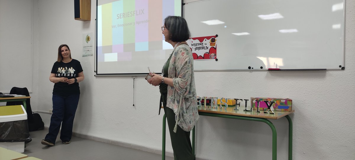 Miss_Jimenez_MF's tweet image. Primer taller del sábado con @Nurieta05 SeriesFlix. No sólo nos hemos despertado si no que nos hemos emocionado con lo que la creatividad y nuestra docencia pueden hacer juntas.
#juntasmejor #mejorjuntos @EOILaCarolina @eoicordoba 
#IIJornadasdeescuelasamigas