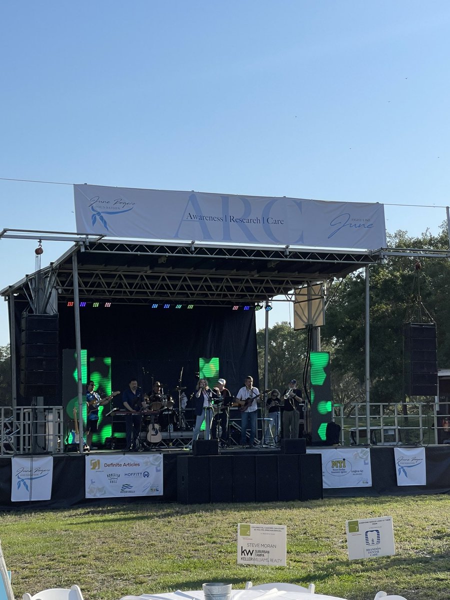 #TheReMissions @PatrickHwuMD playing to celebrate #JuneRogers legacy. Thanks #JuneRogersFoundation for supporting Colon Cancer Research @MoffittNews 
We’ll keep fighting like June! 

@CrcTrialsChat 
@FightCRC 
@CCAlliance