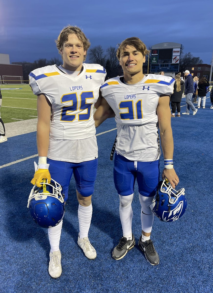 Blue Vs White @UNK_Football spring game. @sims_colin12 and @TBoganowski representing @GHSDragonFB! Lopes up!🤟🏻💙💛
