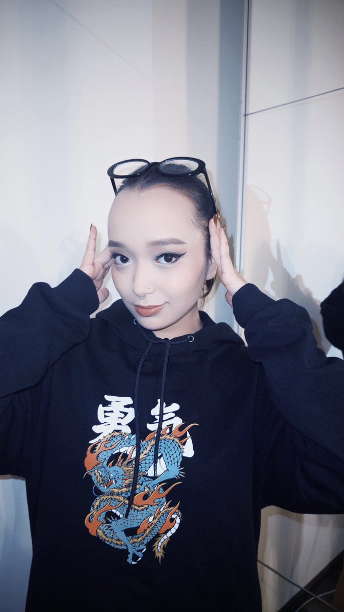 ellforiaaa's tweet photo. в худаке любимого🐉🖤✨ https://t.co/1XQLKLZrDM