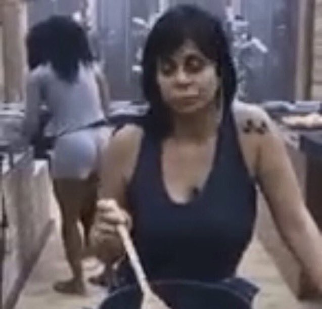 me_mari's tweet photo. O Davi voltou a ganhar seguidores normalmente depois do é de casa, eu digo que esse povo que para de seguir nunca nem foi fã dele, só fica seguindo pra ficar enchendo o saco. https://t.co/QZoKG2QUIy