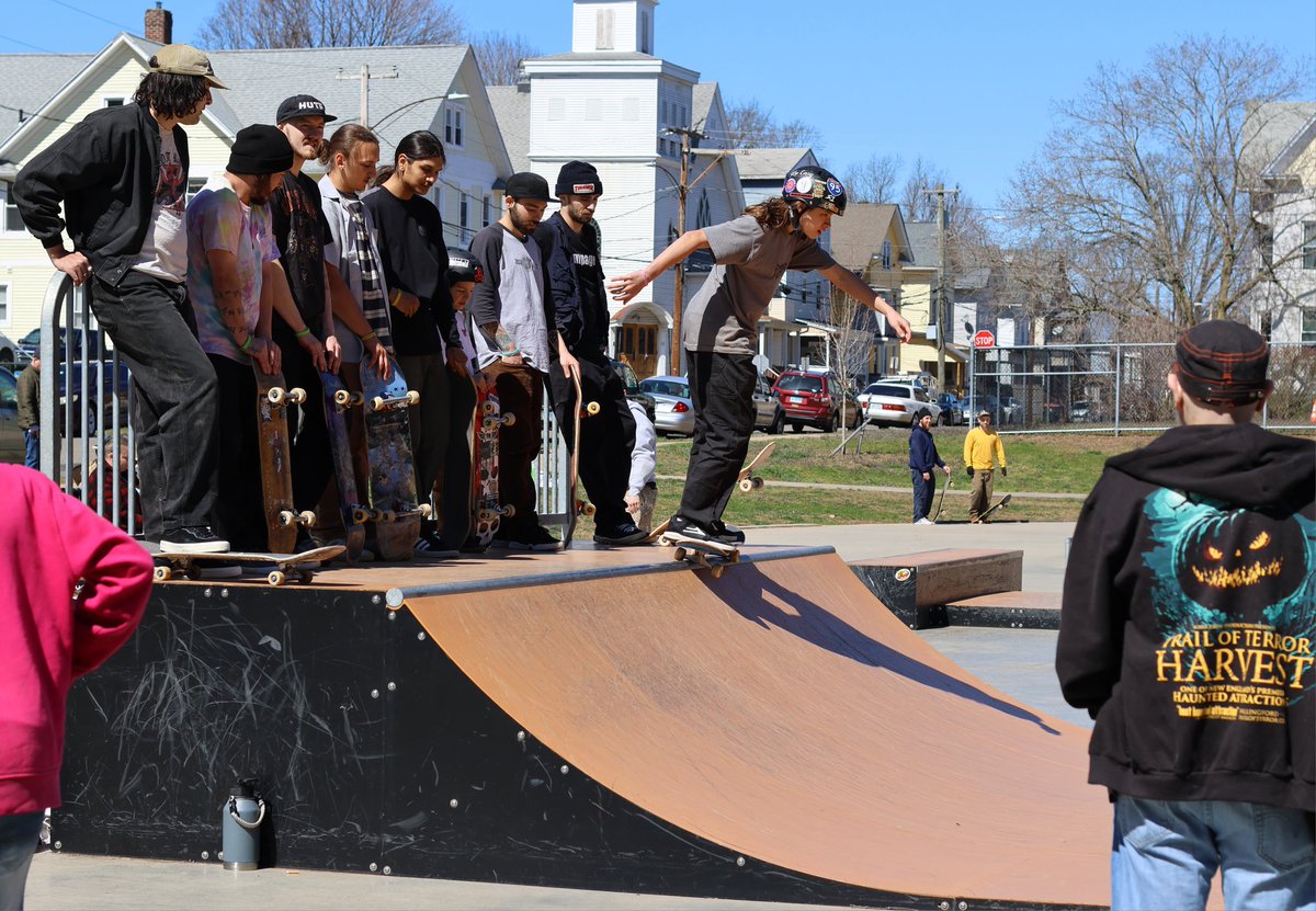 Next Gen Shredz 
📷 @Crystal_Eise 
#skateboardingisfun #skateboarding #skateboard #skate #ct #connecticut #ctskateboarding