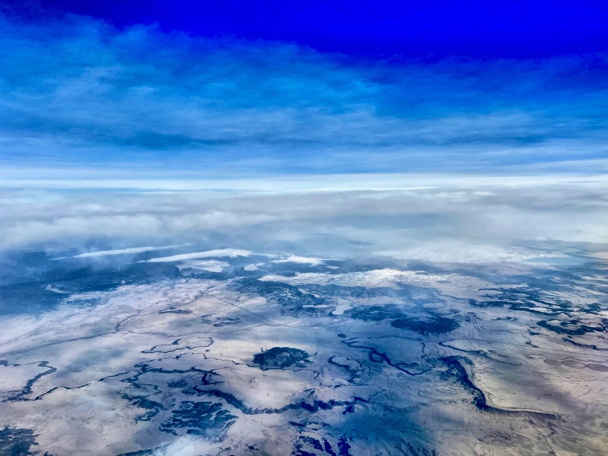 Happy weekend 🤍

An aerial view from an airplane that captures a moment in time where nature meets together amidst a vantage point 🗾

📍✈️ to Hawaii
4 eds - 0.2 sol

🔗 exchange.art/editions/4tix7…

#aerialphotography #nature #SolanaNFT