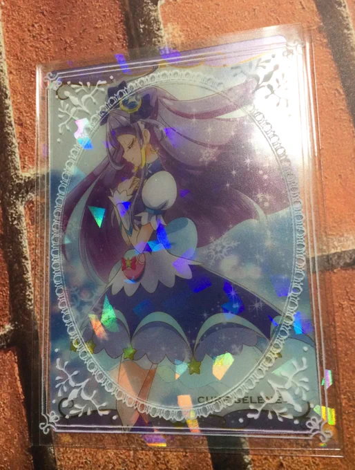 フォロワーさんとふらりと昨日寄ったダイソーさんにとんでもなく可愛いスリーブ系が置いててめっちゃはしゃいじゃった…!デザインスリーブ可愛すぎるよ…ずっと可愛い可愛いってフォロワーさんの隣ではしゃいでた…その節はうるさい&amp;内なる乙女心爆発させてごめんなさいいやだって…可愛いもの〜 