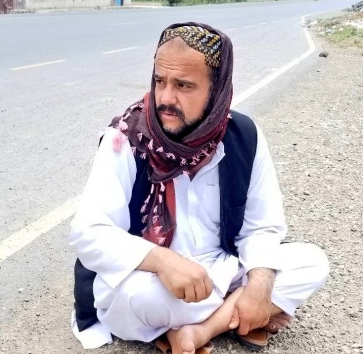 د یوه ستړي او بې واسطې
 مجاهد د مایوسۍ او بې وسۍ وروستی حد....😢