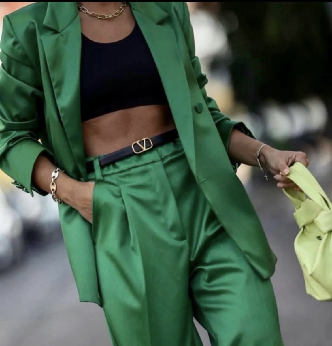 Green💚
#streetstyle #fashionstyle #chic #styleinspiration