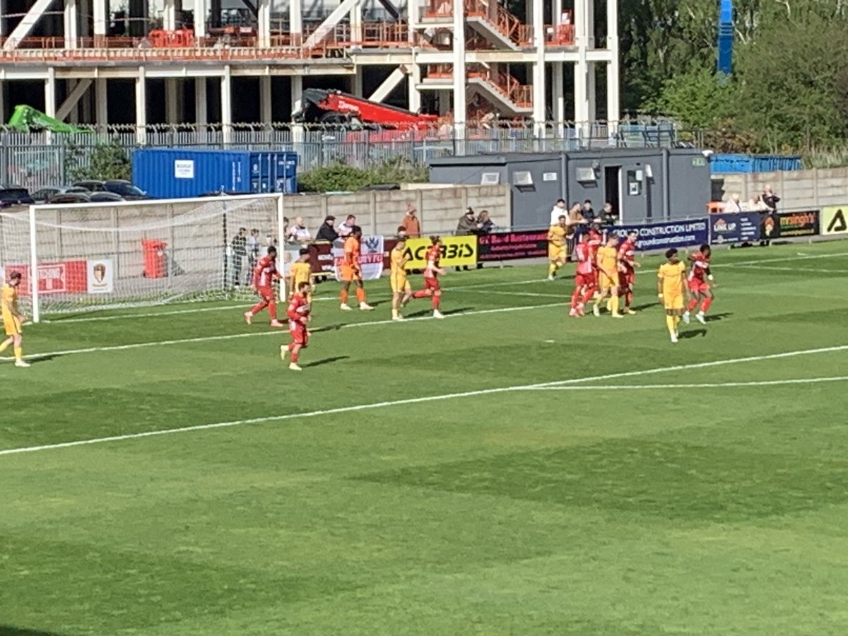 JoolsFox's tweet image. The goalkeeper is the one wearing gloves apparently @colourblindorg