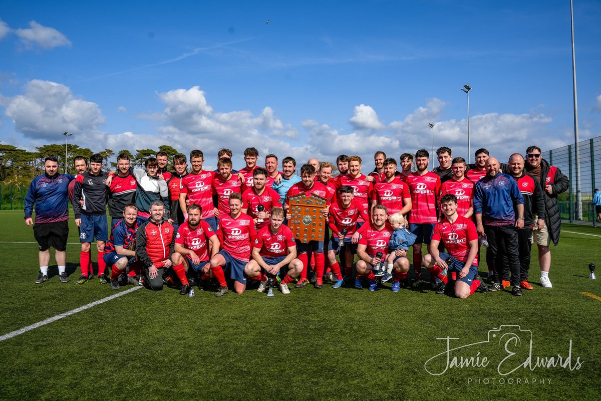 Congratulations to @Caerbrynafc on winning @cafl_social Division 1🎉🎉