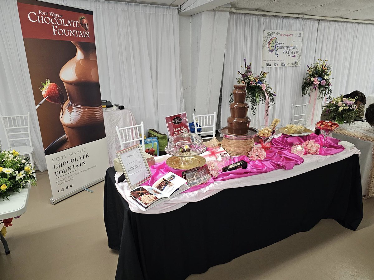 fwcfountain's tweet photo. Fort Wayne Chocolate Fountain sampling dark chocolate treats at The Cazadores Event Center Sip and Shop until 4pm this afternoon.  We also have predipped pineapple,  cream puffs, homemade peanut butter balls, and strawberries for you to take home and enjoy later https://t.co/pUGfmEadx4