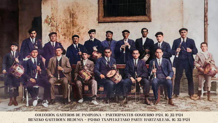 marenelcamino's tweet photo. #Dulzaineros de las 5 merindades de Navarra ahora y hace 100 años. 👏👏👏 https://t.co/Lvy3FuhJXI