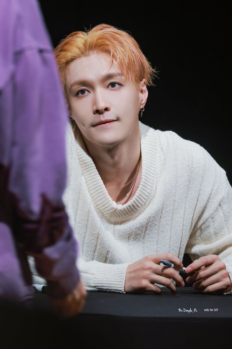 mrdimple_kl's tweet photo. 240420  🥲🥲🥲 @layzhang 

#LayZhang #ZhangYixing #张艺兴 #Lay #Yixing  #레이 #レイ #장이씽 #อี้ชิง https://t.co/4lLtWtoubn