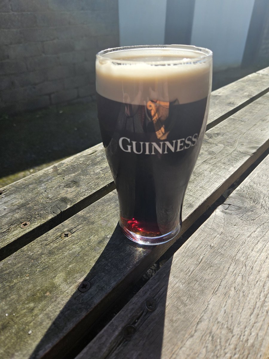 The Guinness in my local is très superb. Have a great Saturday folks.💕☀️💕☀️