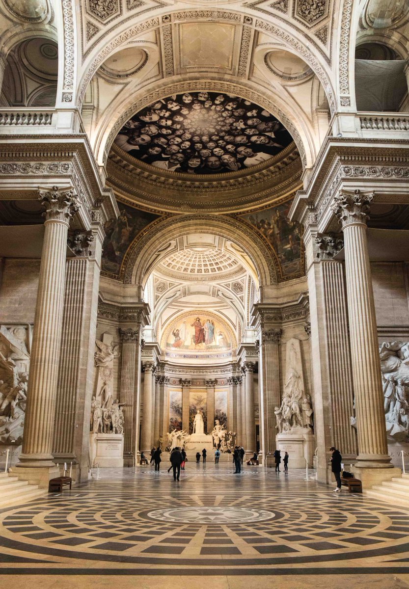 alexander95z's tweet photo. Experience the elegance of French art and architecture at the Palace of Versailles, with its opulent interiors, manicured gardens, and grand fountains. #Versailles #Palace #TravelFrance https://t.co/FdwT0xEIXD