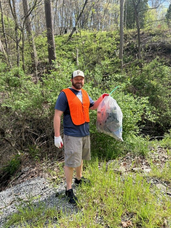 InforInglis's tweet photo. It might be the last weekend of the campaign, but it's also Earth Day weekend! It was great to join the 31st Ward Community Action Group to give the neighborhood a good spring cleaning. Thank you to all the amazing volunteers who came on out this morning! https://t.co/Z279mSAgOW