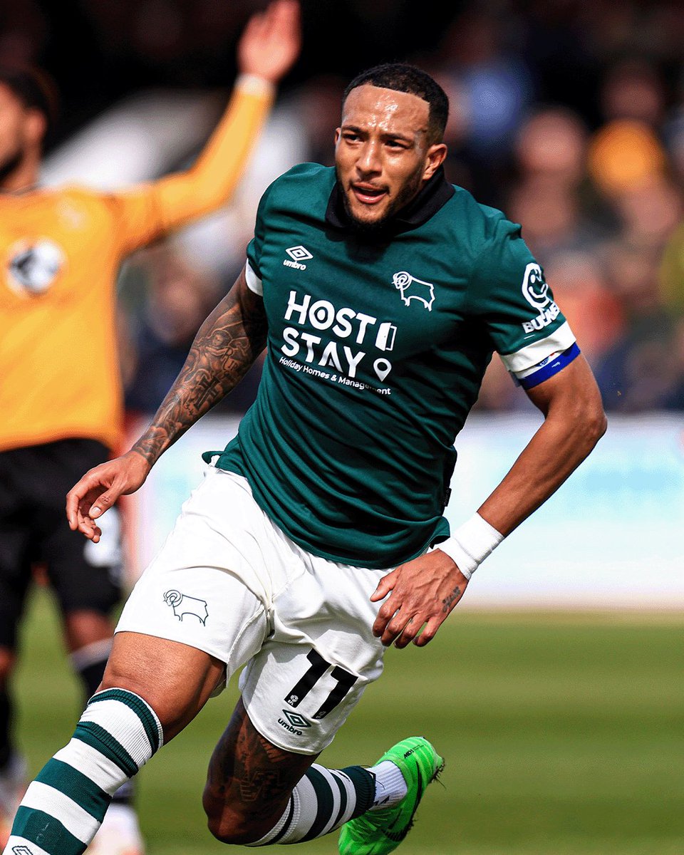 El guatemalteco Méndez-Laing le está dando el ascenso directo al Derby County que acaricia la vuelta al Championship