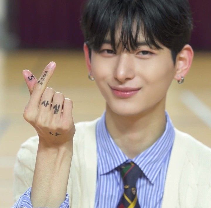 WdyUc's tweet photo. ジュンウォンお誕生日おめでとう😿😿🩶
何年経ってもジュンウォンがダイスキだし、誰よりも幸せいっぱいで居て欲しい。
笑顔が溢れる1年でありますようにㅠㅠ��

그저 당신이 행복했으면 좋겠어요ㅠㅠ
우리들이 당신을 잊는 일은 없습니다🍀✨ https://t.co/wZzJogbzmO
