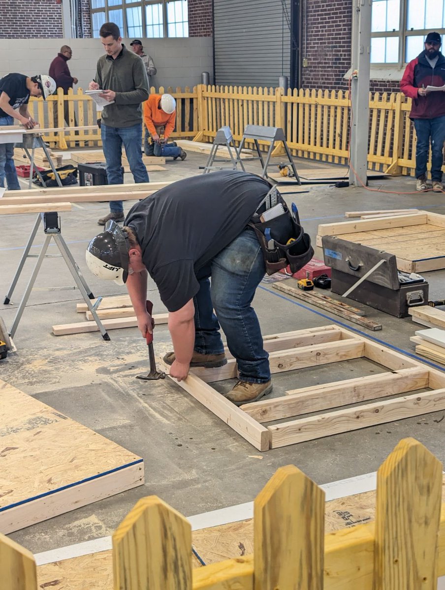It’s a great day at the Indiana State Fairgrounds as Area 31 Construction student, Forrest Lee, competes in the @SkillsUSA_IN State Competition! #CareerTechEd