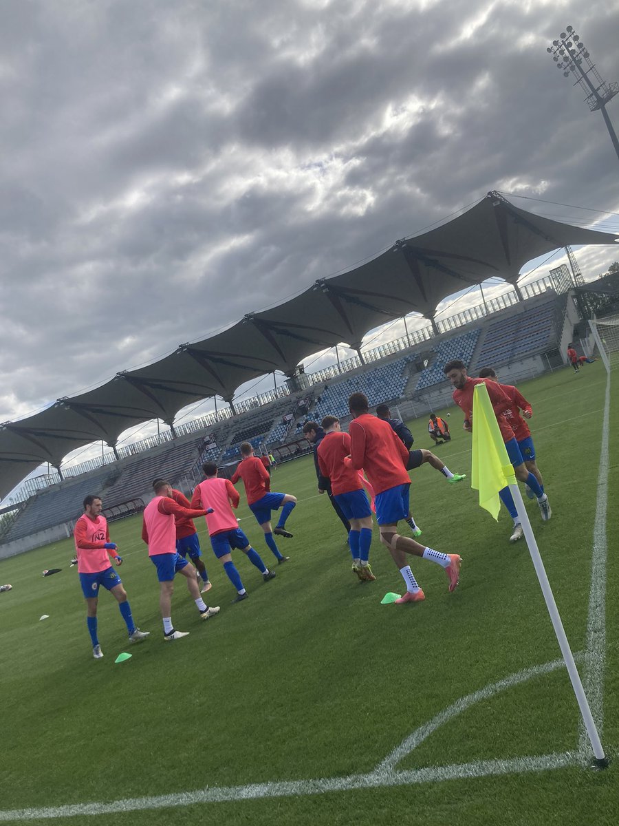[MATCHDAY 2️⃣3️⃣ #N2 ]

En direct de Bourges pour le match contre @BourgesFoot18 ⚽️⚽️

⏱ : 30 minutes avant le coup d’envoi 

#PARCEQUESAUMUR 🔴🔵
