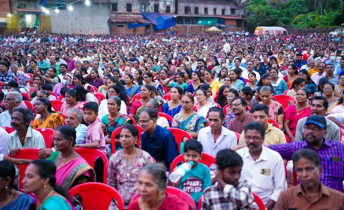 Com. KK Shailaja, the symbol of Kerala's resilience in crises, is running in the Vatakara Lok Sabha constituency for LDF. Today, the election rallies in Purameri, Koyilandy & Panoor saw huge turnout, displaying the overwhelming support she enjoys among the public. LDF is set to…