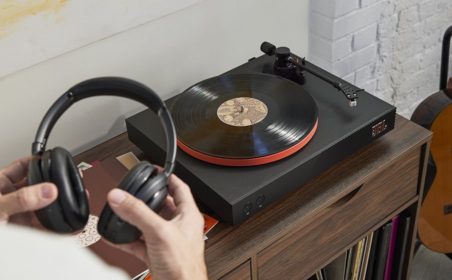 How are you celebrating #RecordStoreDay? With the JBL Spinner BT turntable from #HARMAN, vinyl-fans can enjoy listening to their records without sacrificing on audio quality. Learn more: bit.ly/441YaUY #RSD24