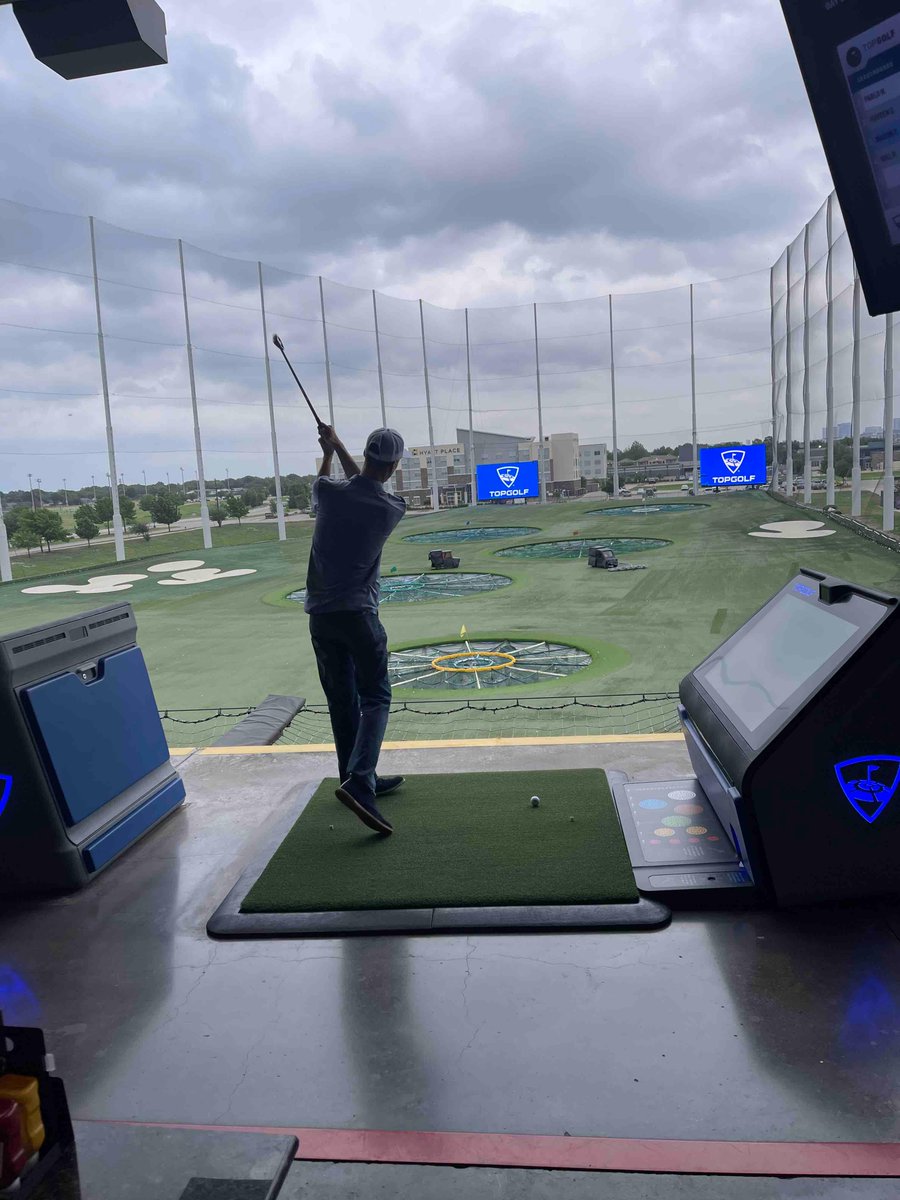 BaileyAgencies_'s tweet photo. Our Agecy Director, Bill attended Globe Life University 201 at our home office in McKinney, Texas last week!
We cannot wait to see the impact he will have this year. ππ
#GLU201 #LBAgencies #libertynational #globelifelifestyle https://t.co/uWTlal9TLb