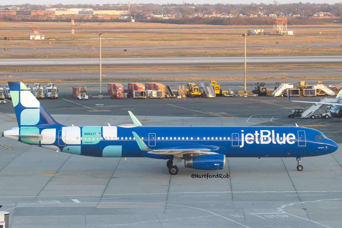📍Queens, New York 
📅 March 16, 2024
✈️ Jetblue Airways
🛩️ Airbus A321-231 - N983JT
💨 International Aero Engines IAE V2533