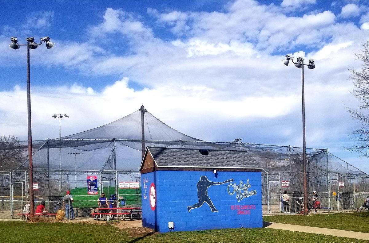 Open 12-7 today & tomorrow #clutchhitters #baseball #softball #fastpitch #slowpitch #battingcages #bloomington #MNTwins #funthingstodo #hitting #outdoors #DredScott #outdoorcages