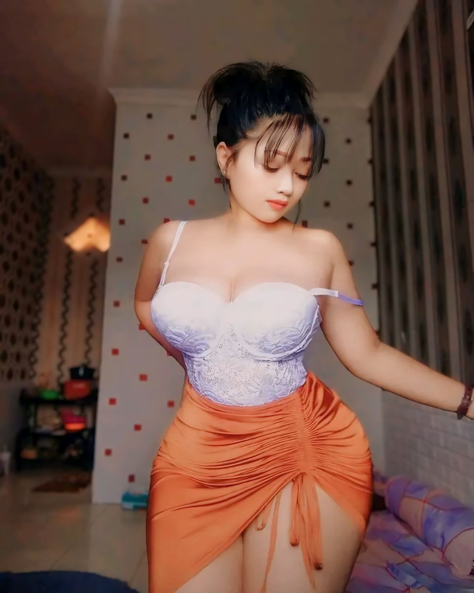 rondomlenuk's tweet photo. Sini mas, 
Goyang sama evi di kamar ,,
💦🥰 https://t.co/SmBodBkIX9